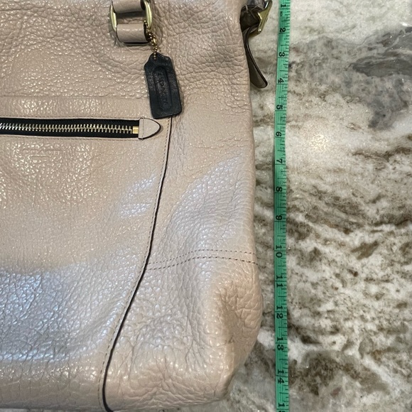 Nude and black leather Coach bag - Picture 2 of 5